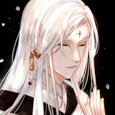女孩为补路手持砖块躲在路边